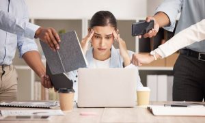آیا خجالتی بودن نشونه ی ضعف شخصیته؟